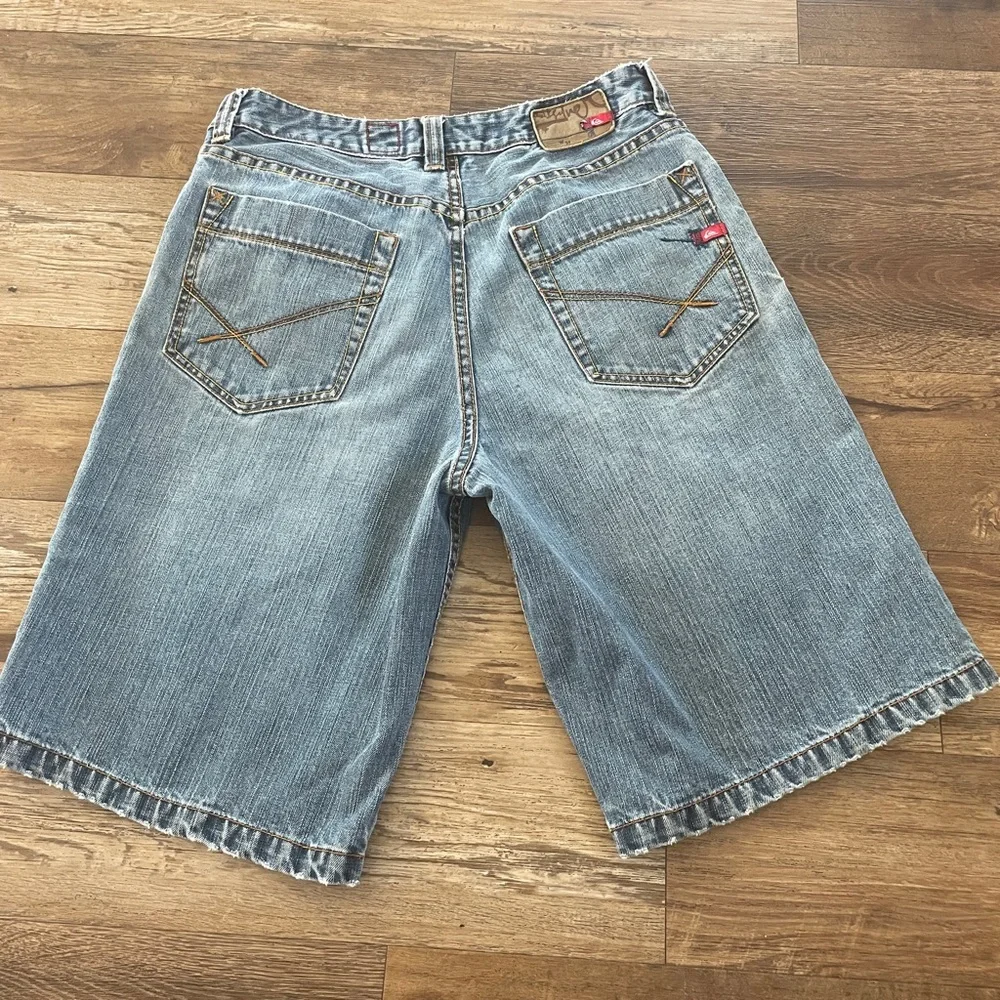Quiksilver relaxed fit jean shorts 31